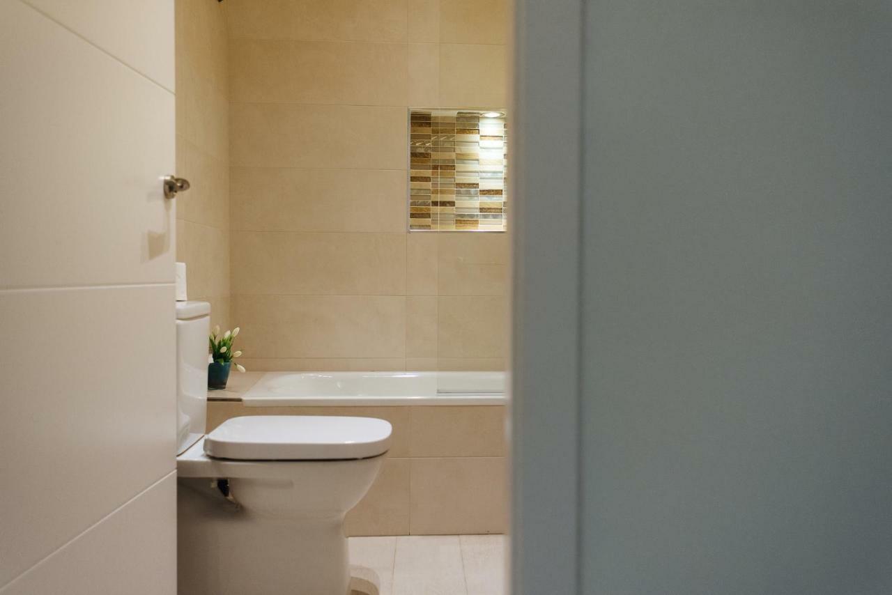 Luxury Apartment Penuelas Free Parking เซบีญา ภายนอก รูปภาพ