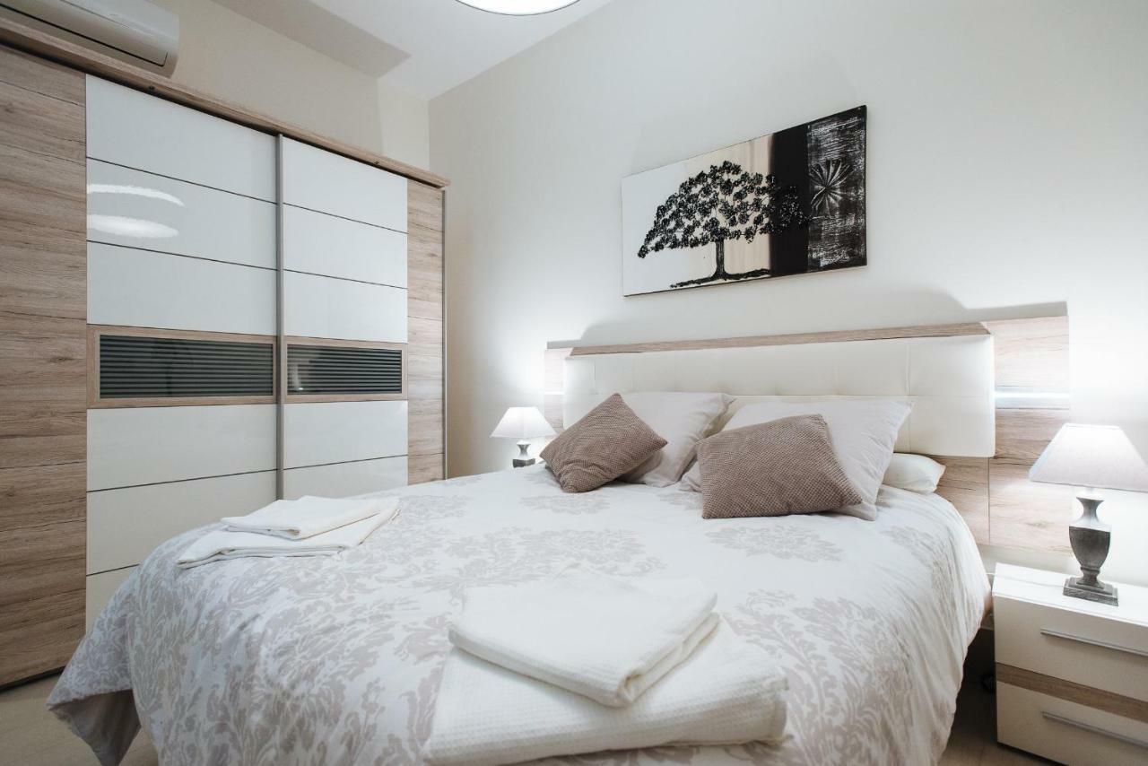 Luxury Apartment Penuelas Free Parking เซบีญา ภายนอก รูปภาพ