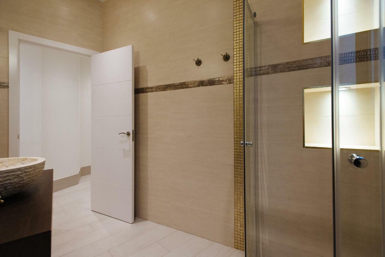 Luxury Apartment Penuelas Free Parking เซบีญา ภายนอก รูปภาพ